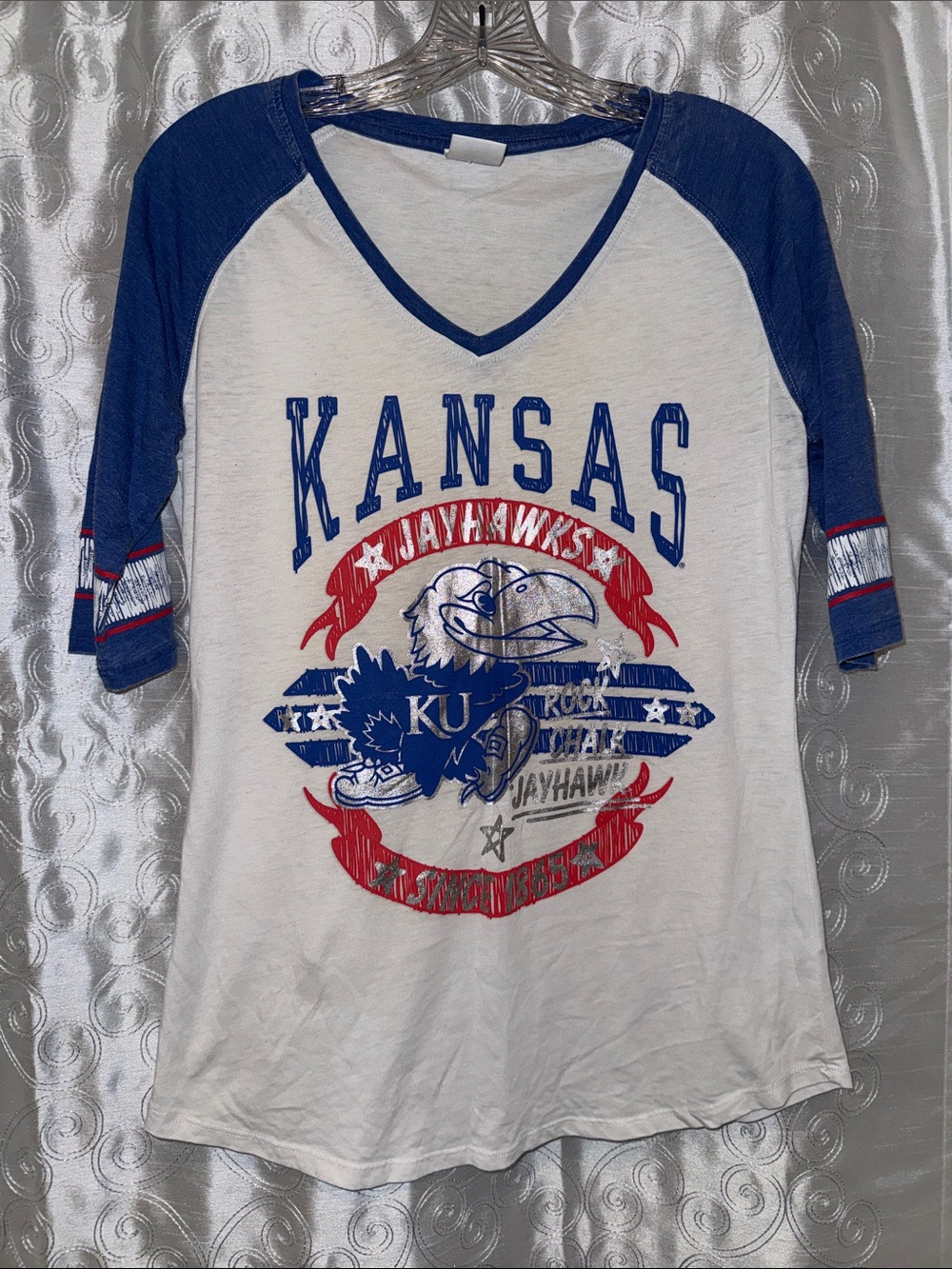 Threads ‘91 Kansas Jayhawks V‑Neck Raglan Tee - White & Royal Blue Women’s L🔥G12